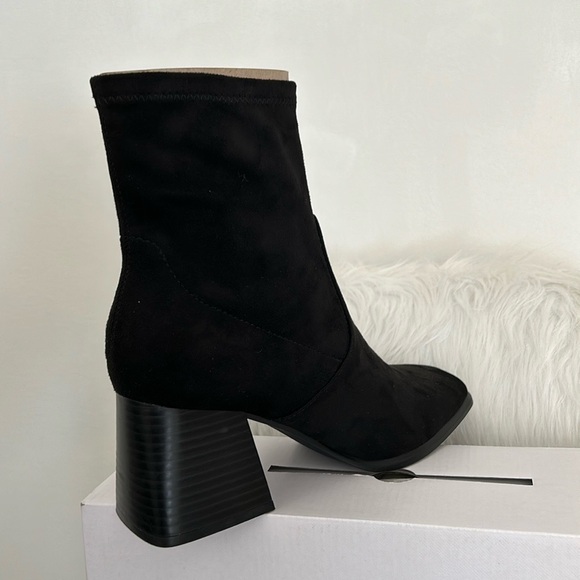 NWT, Marc Fisher blk suede bootie sz 8 1/2 - Picture 6 of 12